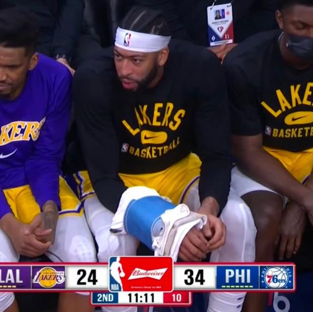 中超直播-对弈大帝攻防不落下风 浓眉虽有小伤但已渐入佳境